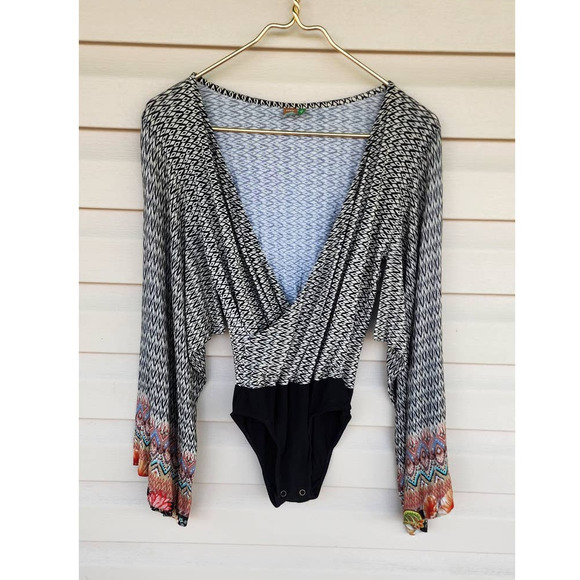 Farm Rio Wrap Plunge Boho Chic Long Bell Sleeve Blouse Bodysuit Size P - Picture 1 of 9